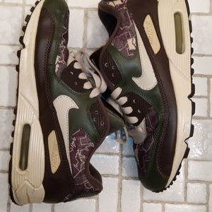 Nike air max boys sz6